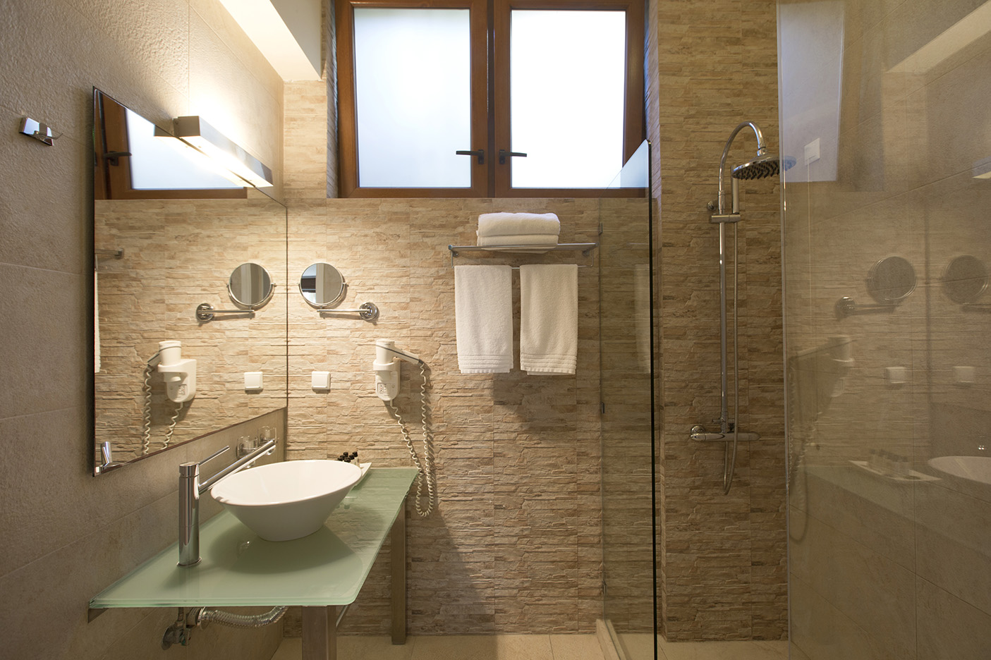 Thalatta Sea Side family suite kupatilo.jpg