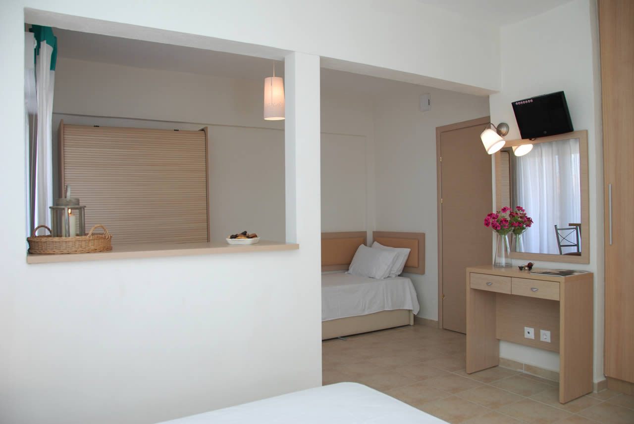 Thalassenia studio 3.jpg