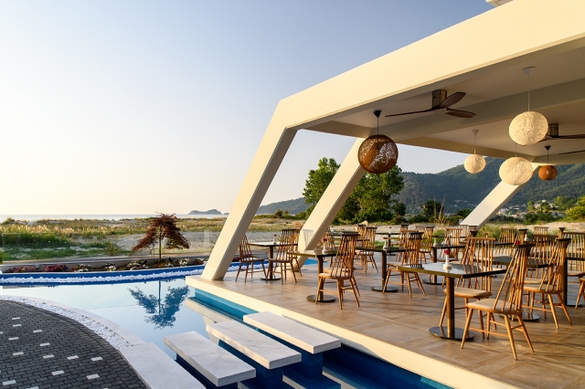 Hotel Alexandra Golden Boutique bar.jpg