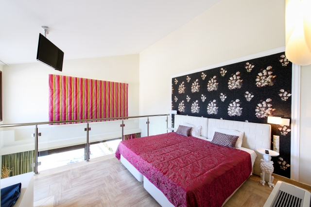 Hotel Alexandra Golden Boutique executive grand suite with private pool 1.jpg