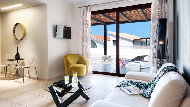 Hotel Alexandra Golden Boutique golden suite with sea view.jpg