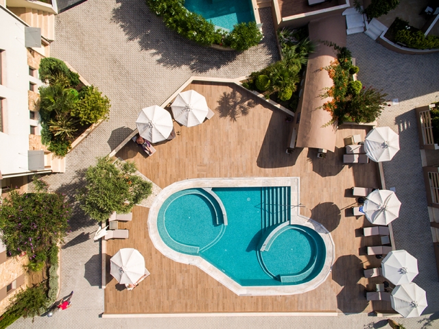 Hotel Alexandra Golden Boutique jacuzzi pool.jpg