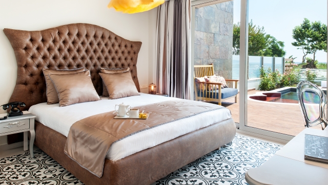 Hotel Alexandra Golden Boutique junior suite with prvate pool and sea view.jpg