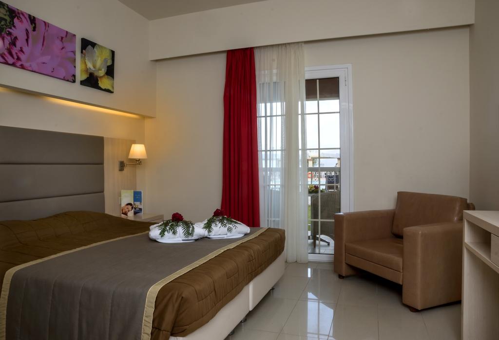 Hotel Telioni soba 1.jpg
