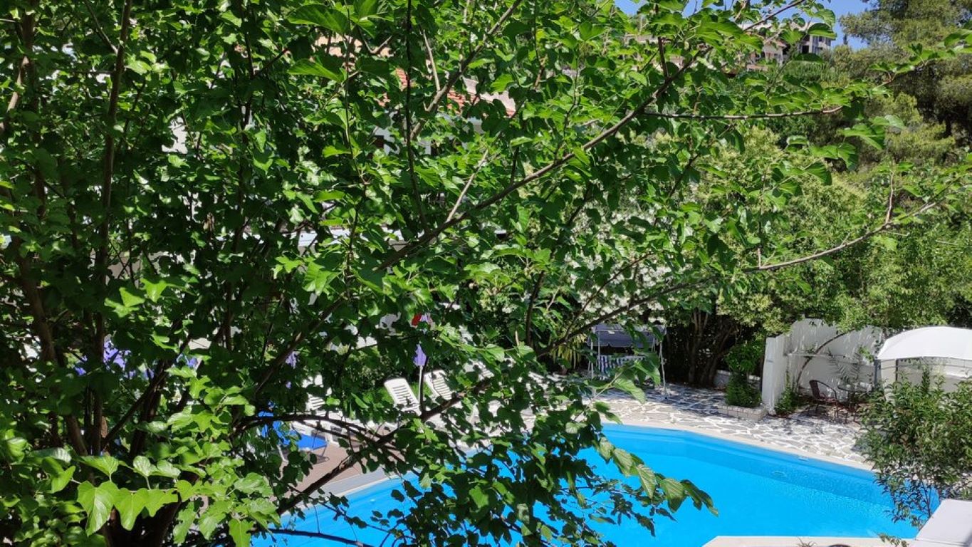 Hotel Ermis-Bazen.jpg