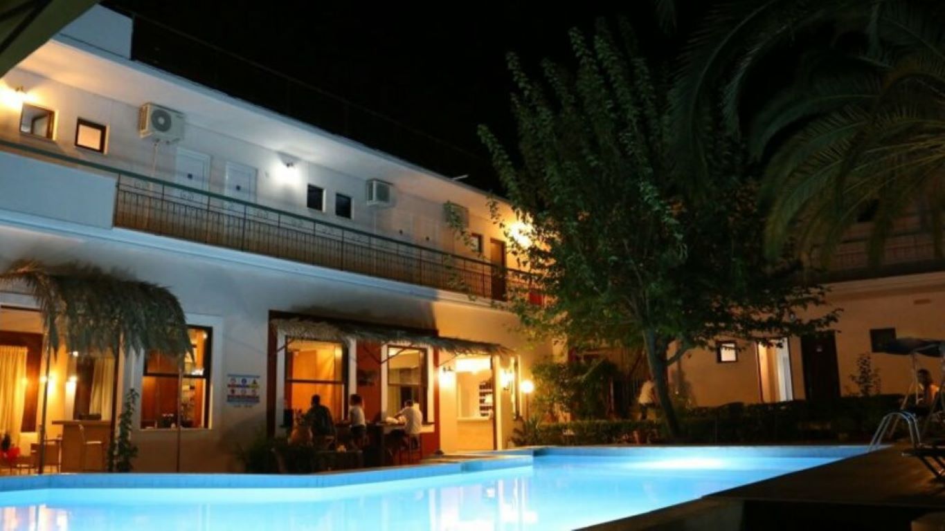 Hotel Ermis-Nocni izlgled.jpg