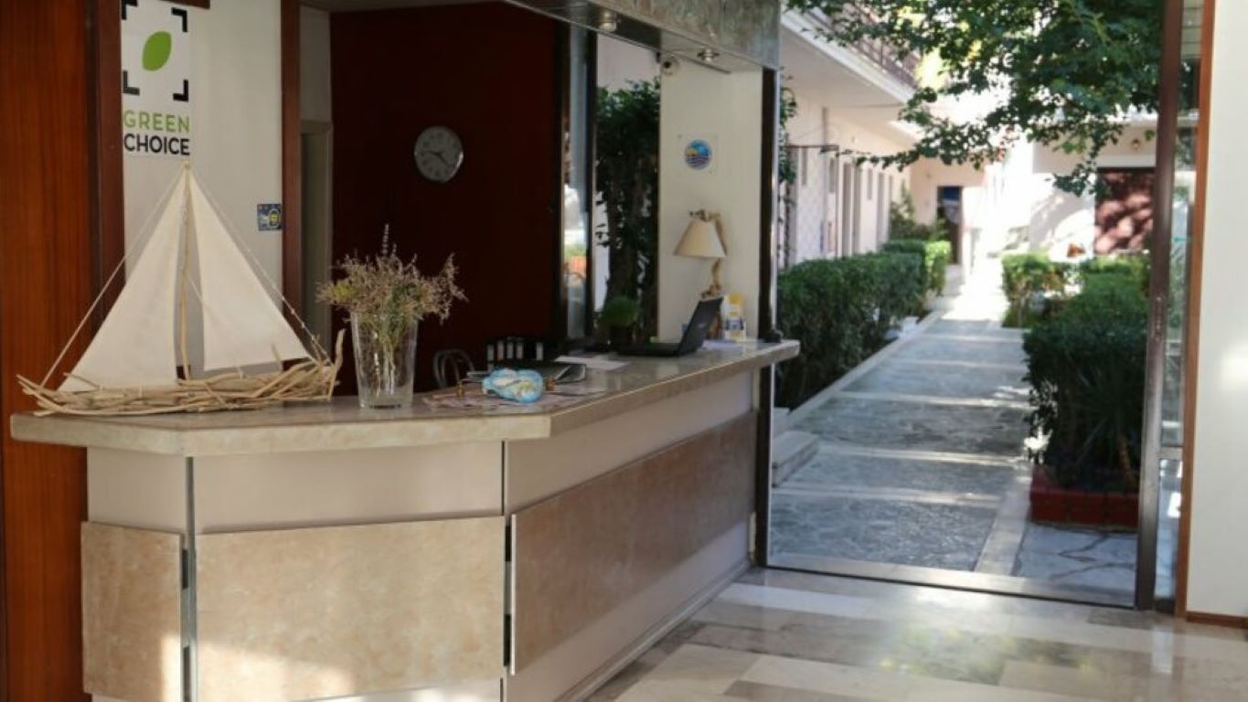 Hotel Ermis-Recepcija.jpg