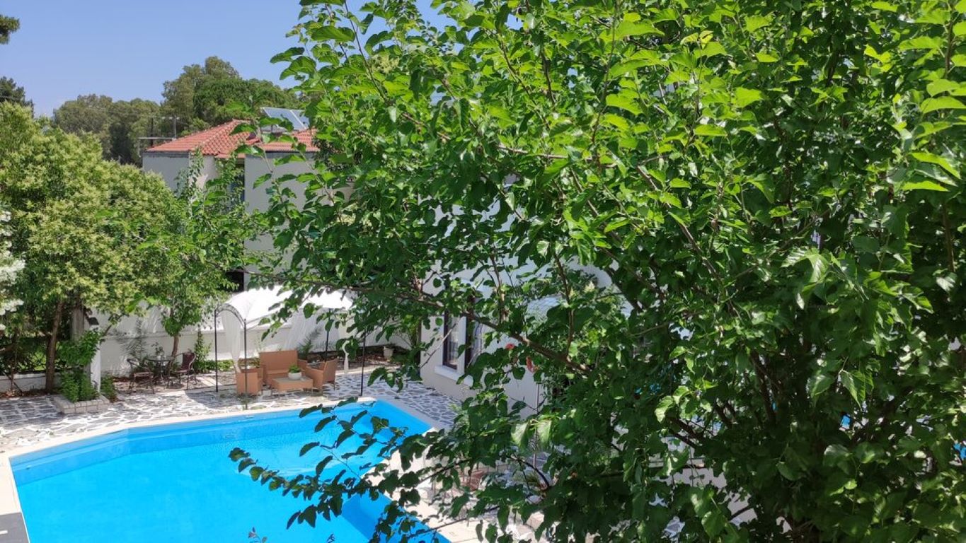 Hotel Ermis-Spoljasnji bazen.jpg