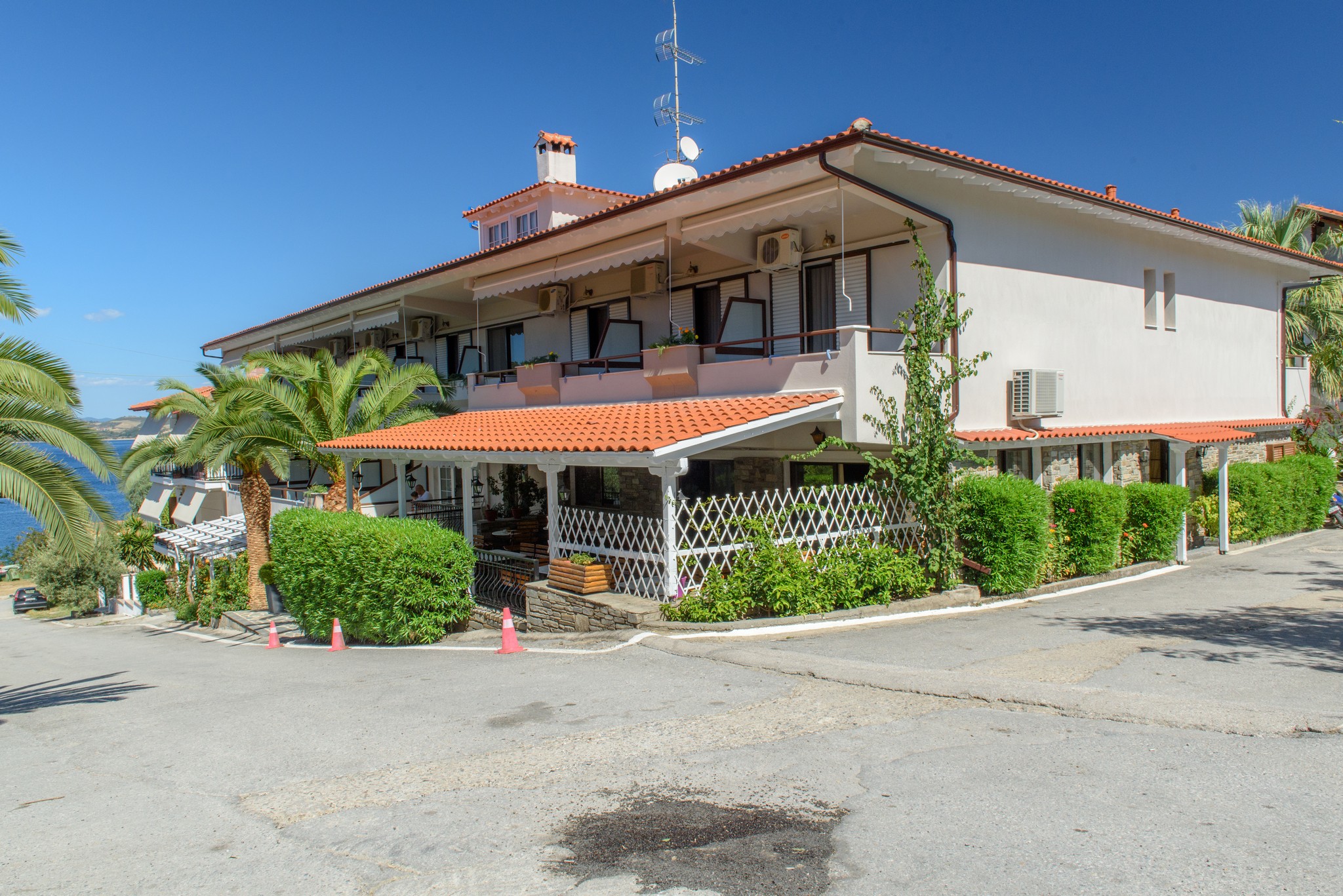 Hotel Sunrise zgrada.jpg