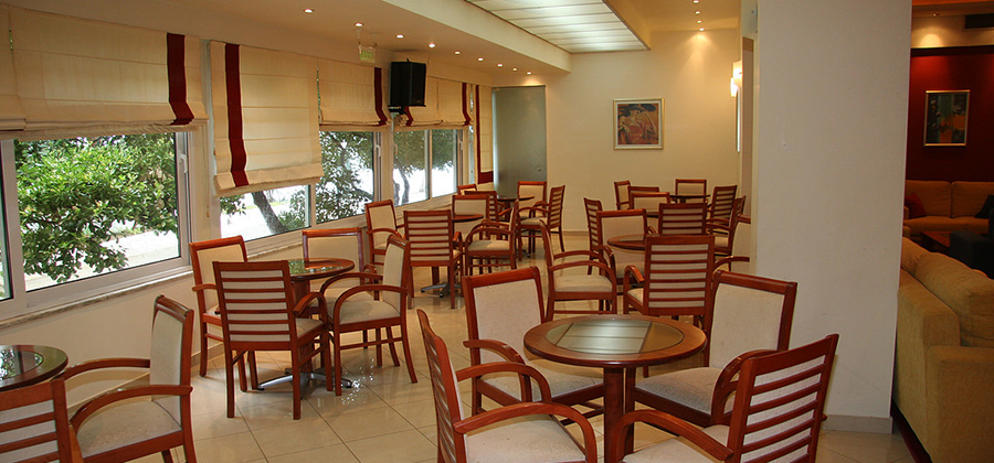 Hotel Stefania bar 1.jpg