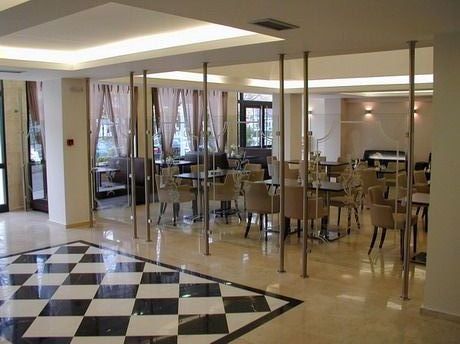 Hotel St George bar 1.jpg