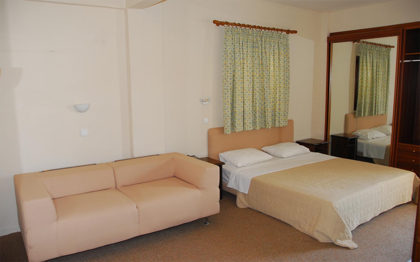 Hotel St George std soba 5.jpg
