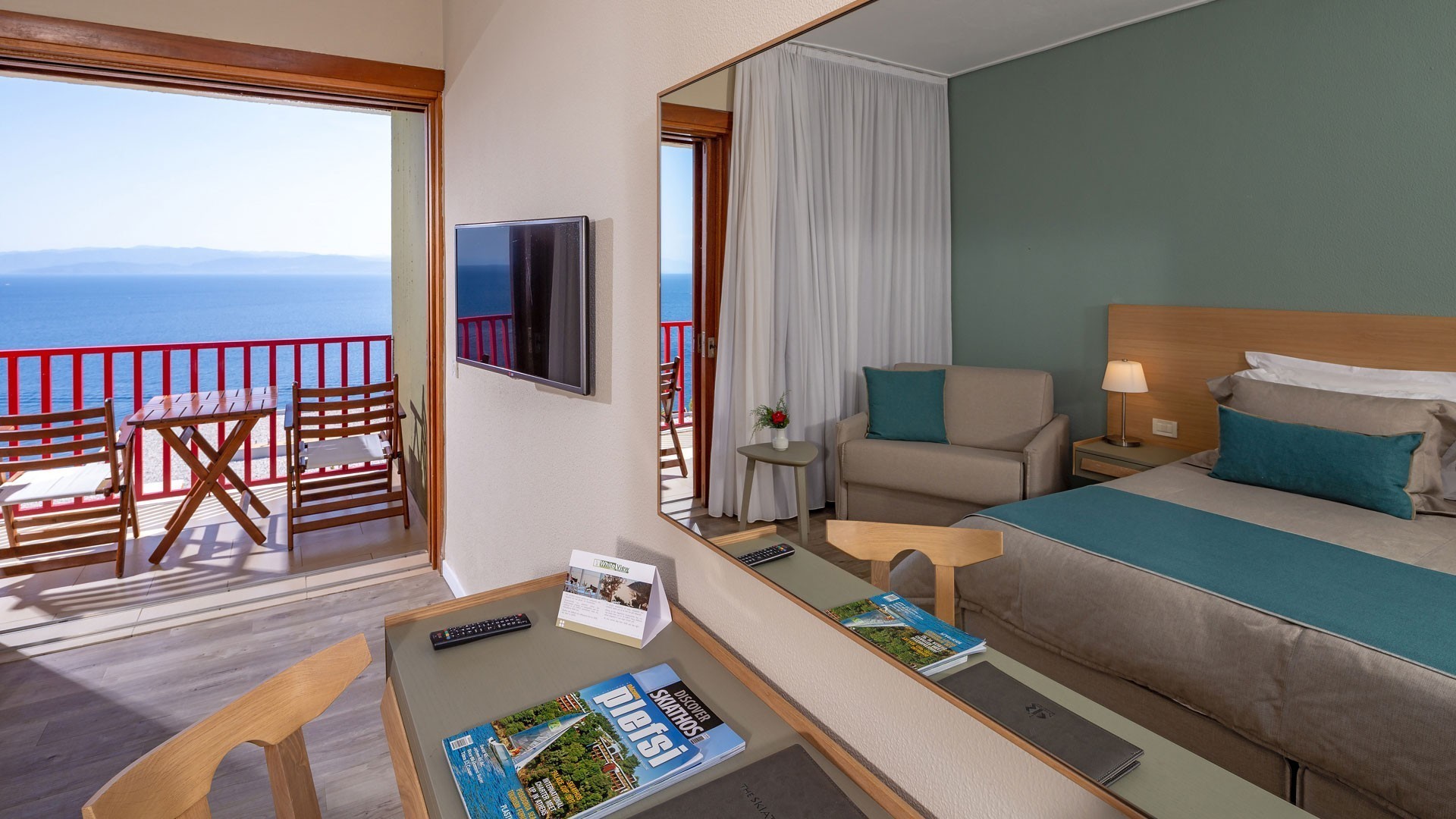 Hotel Skiathos Palace deluxe room 1.jpeg