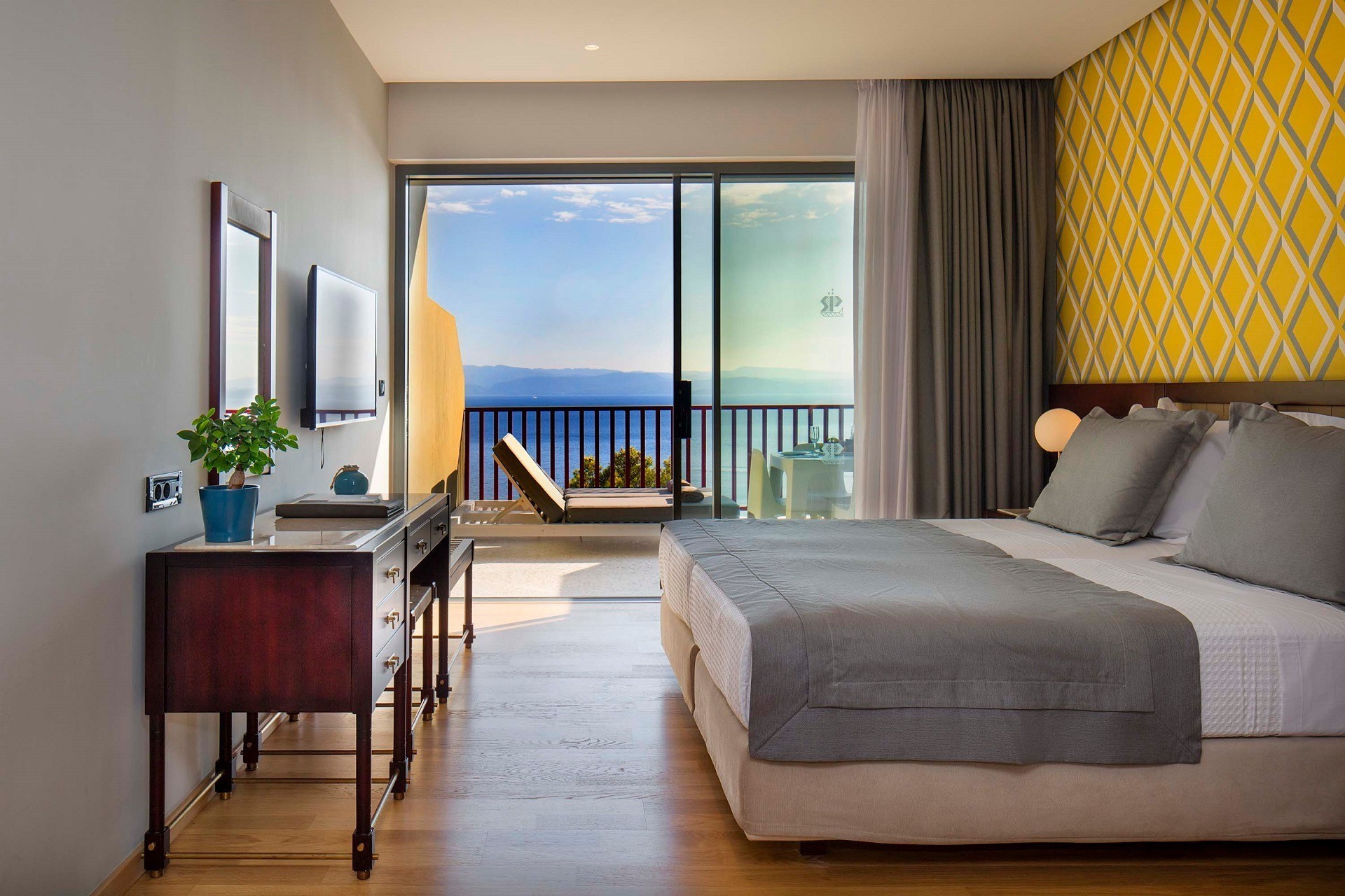 Hotel Skiathos Palace executive plus room.jpeg