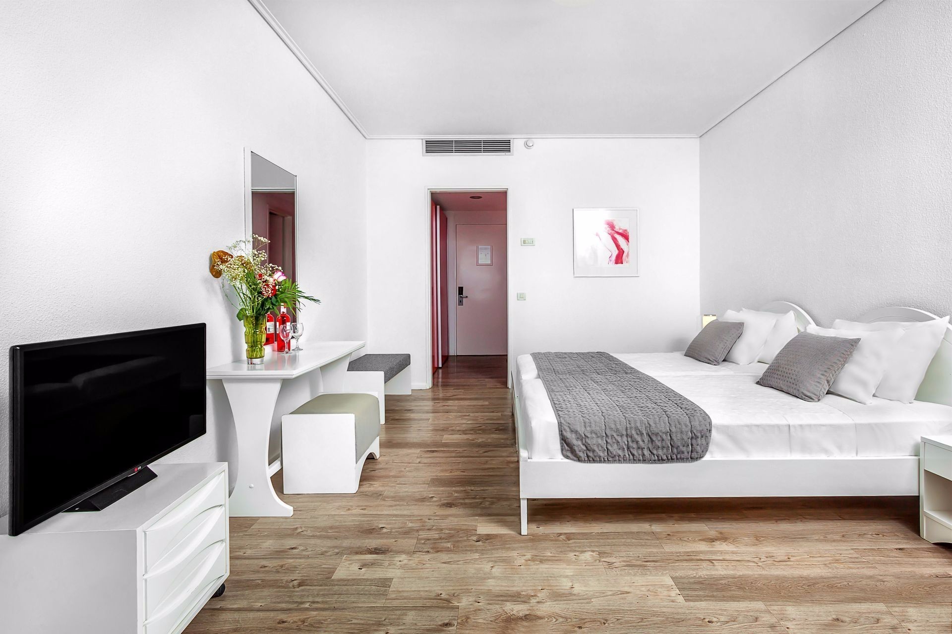 Hotel Skiathos Palace modern room.jpeg