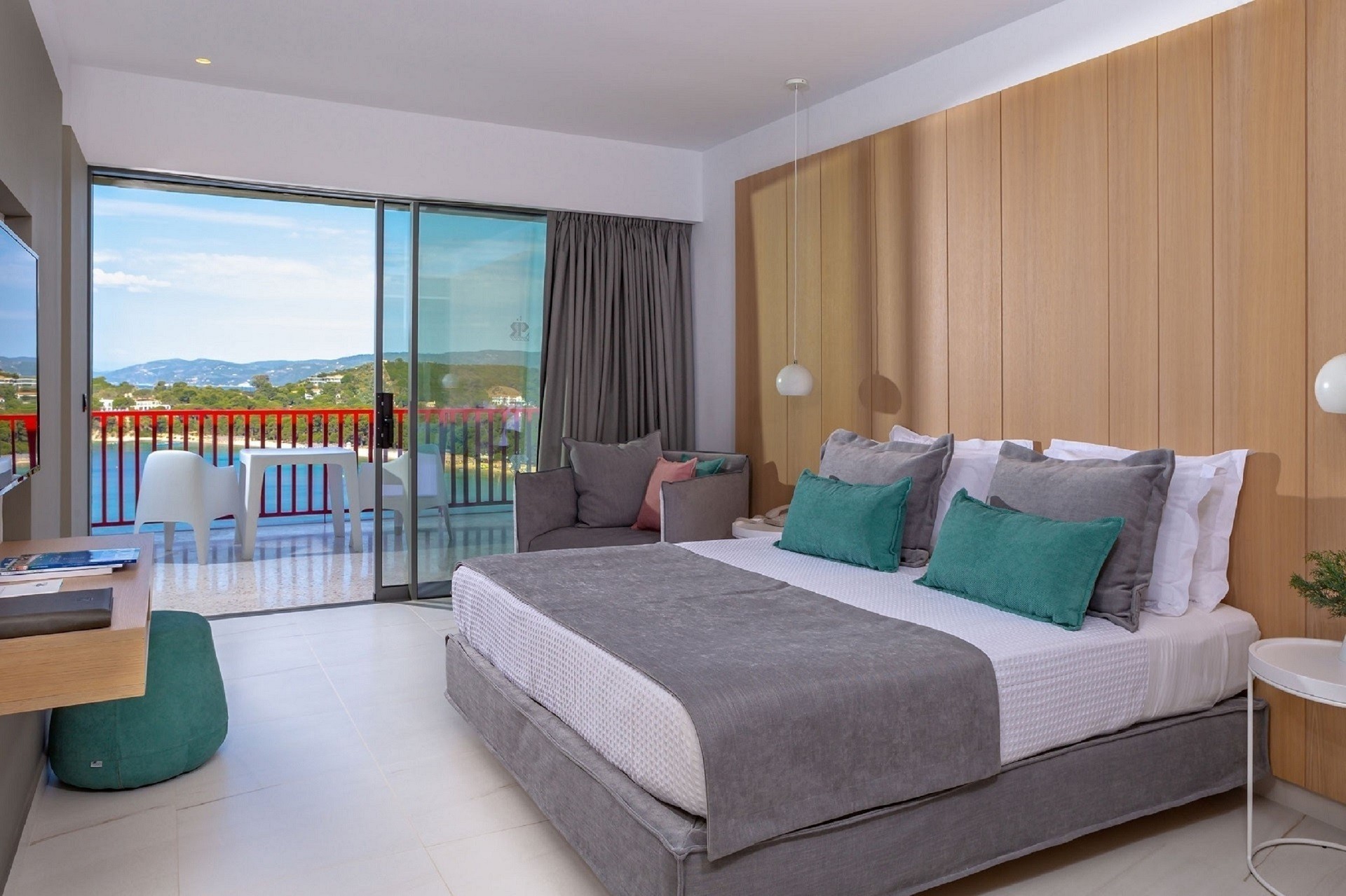 Hotel Skiathos Palace suite.jpeg