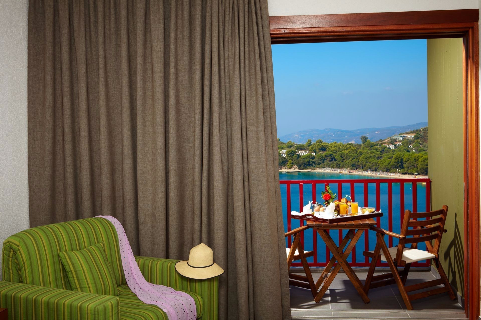 Hotel Skiathos Palace superior room terasa.jpeg