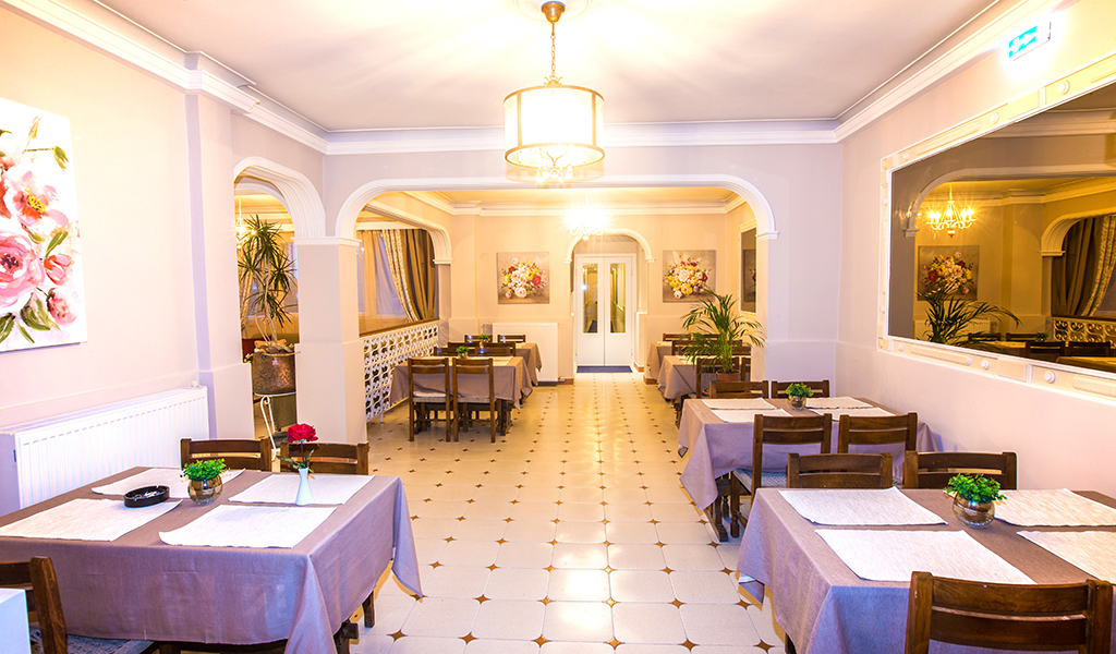 Hotel Sirene Beach restoran 2.jpg