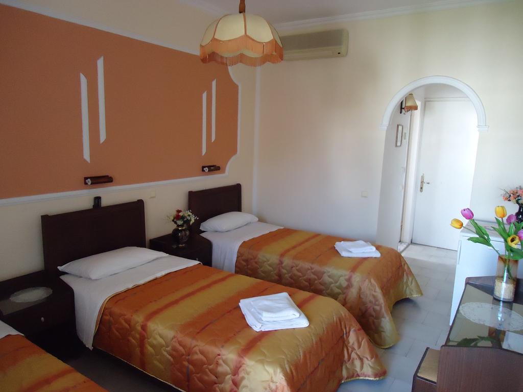 Hotel Sirene Beach triple soba 1.jpg