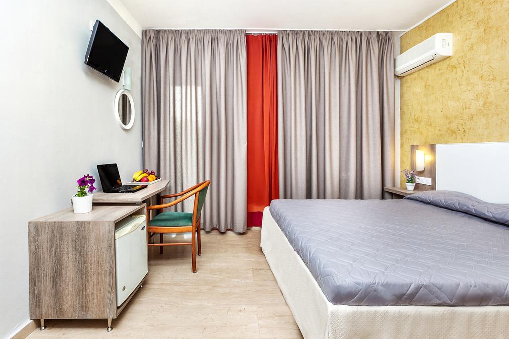 Hotel Silver Bay soba.jpg