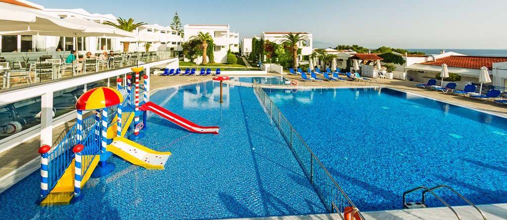 Plagos Beach Hotel bazen 1.jpg