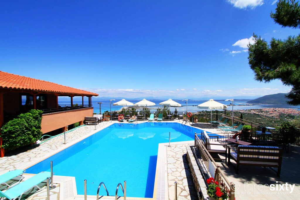 Hotel Semiramis bazen 2.jpg