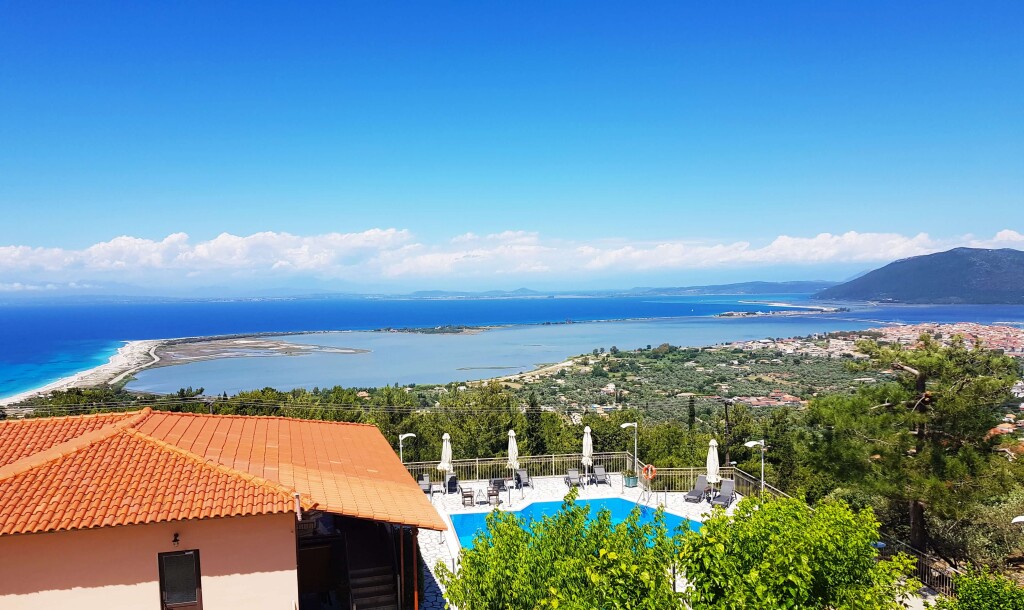 Hotel Semiramis pogled na more.jpg