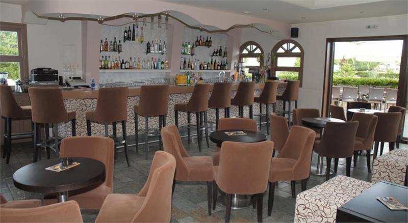 Hotel Sea Bird bar 1.jpg