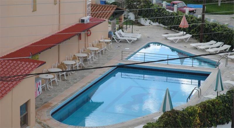 Hotel Sea Bird bazen 1.jpg