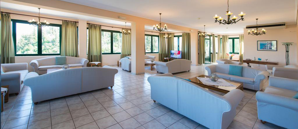 Hotel Santa Marina lobi.jpg