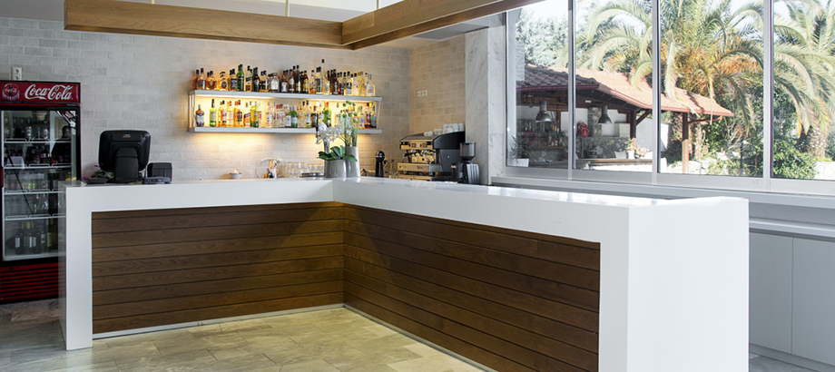 Hotel San Panteleimon bar.jpg