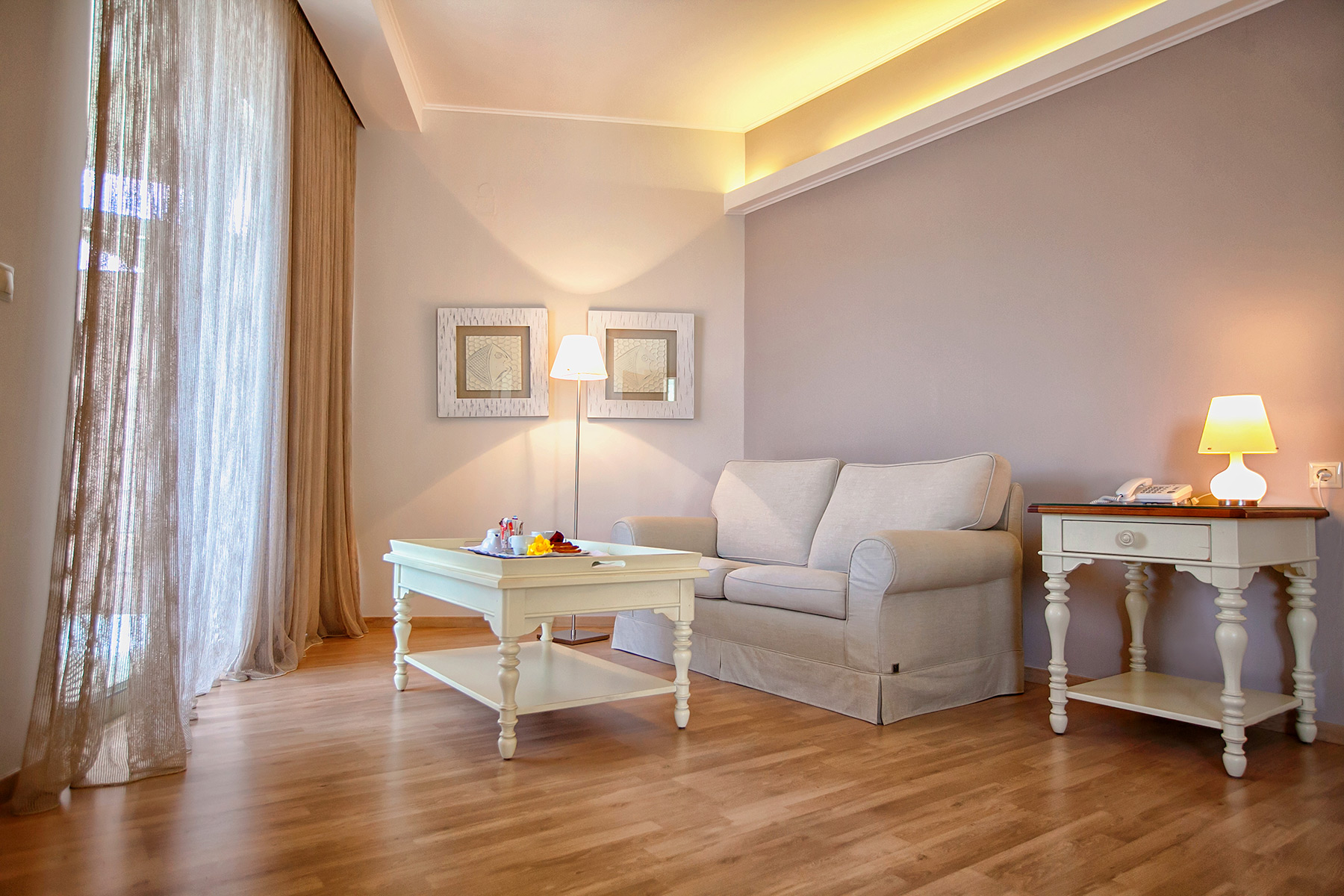 Hotel San Nicolas grand suite.jpg