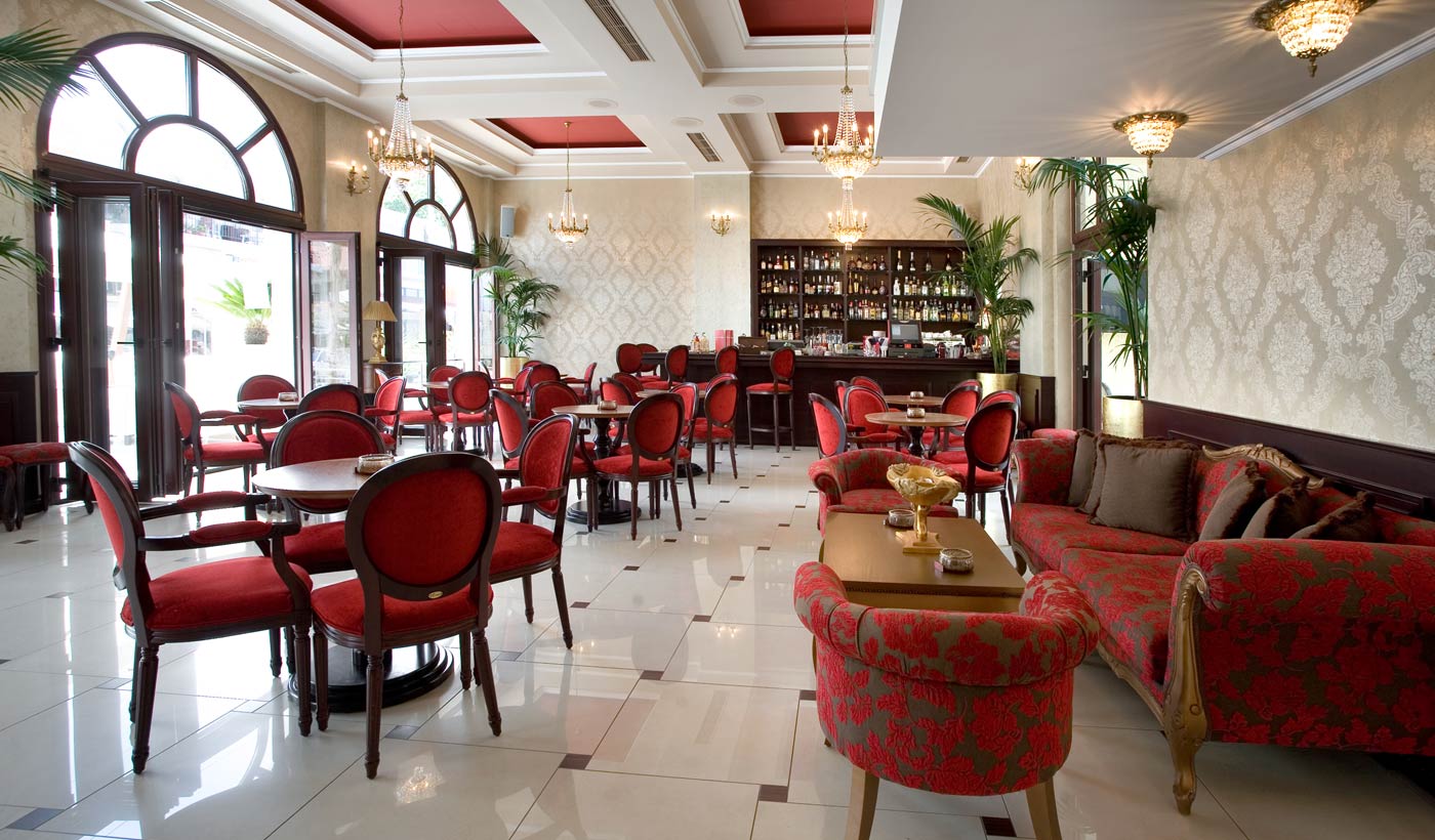 Hotel Royal Palace lobi bar.jpg