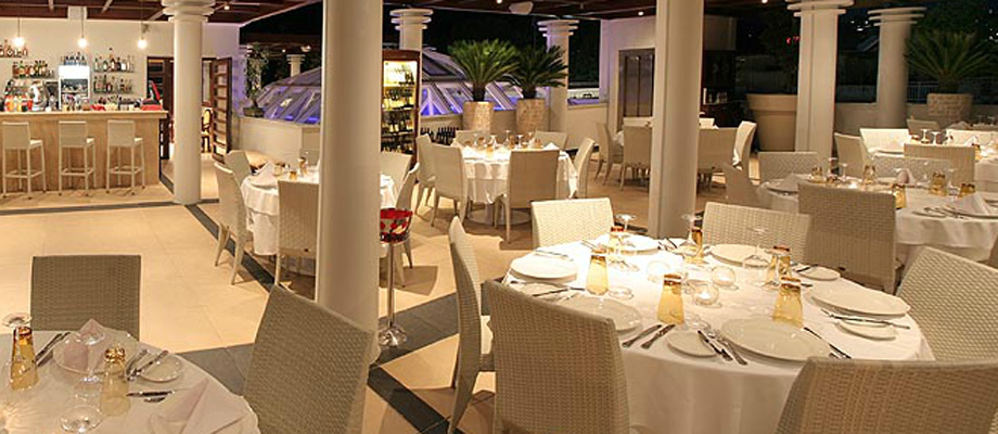 Hotel Royal Palace restoran i bar.jpg