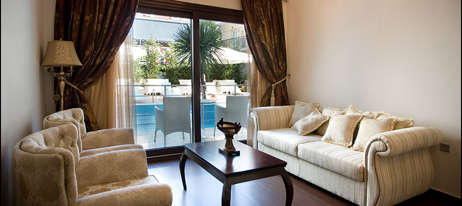 Hotel Royal Palace suite 2.jpg