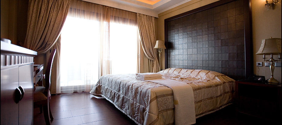 Hotel Royal Palace suite 3.jpg
