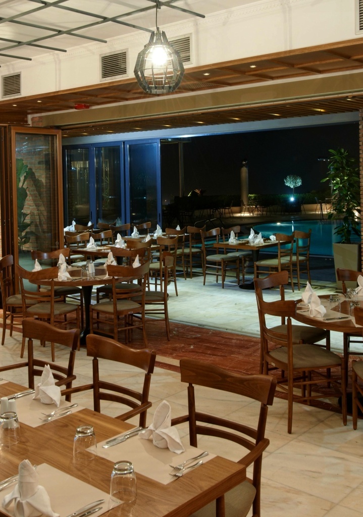 Hotel Royal restoran.jpg