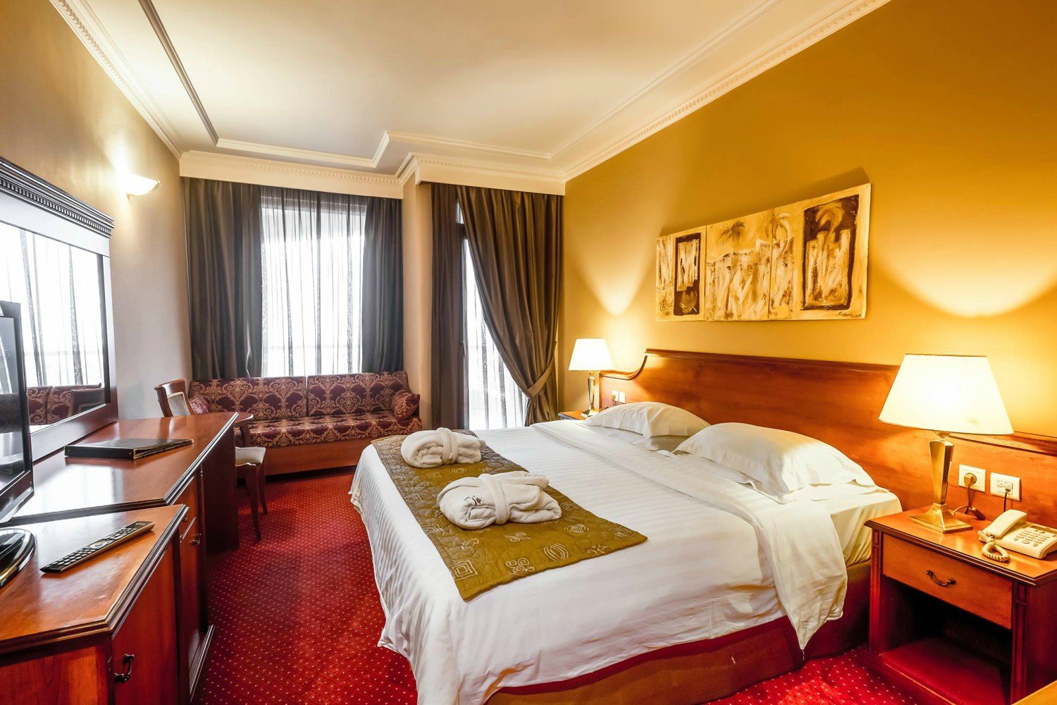 Hotel Royal std room 1.jpg
