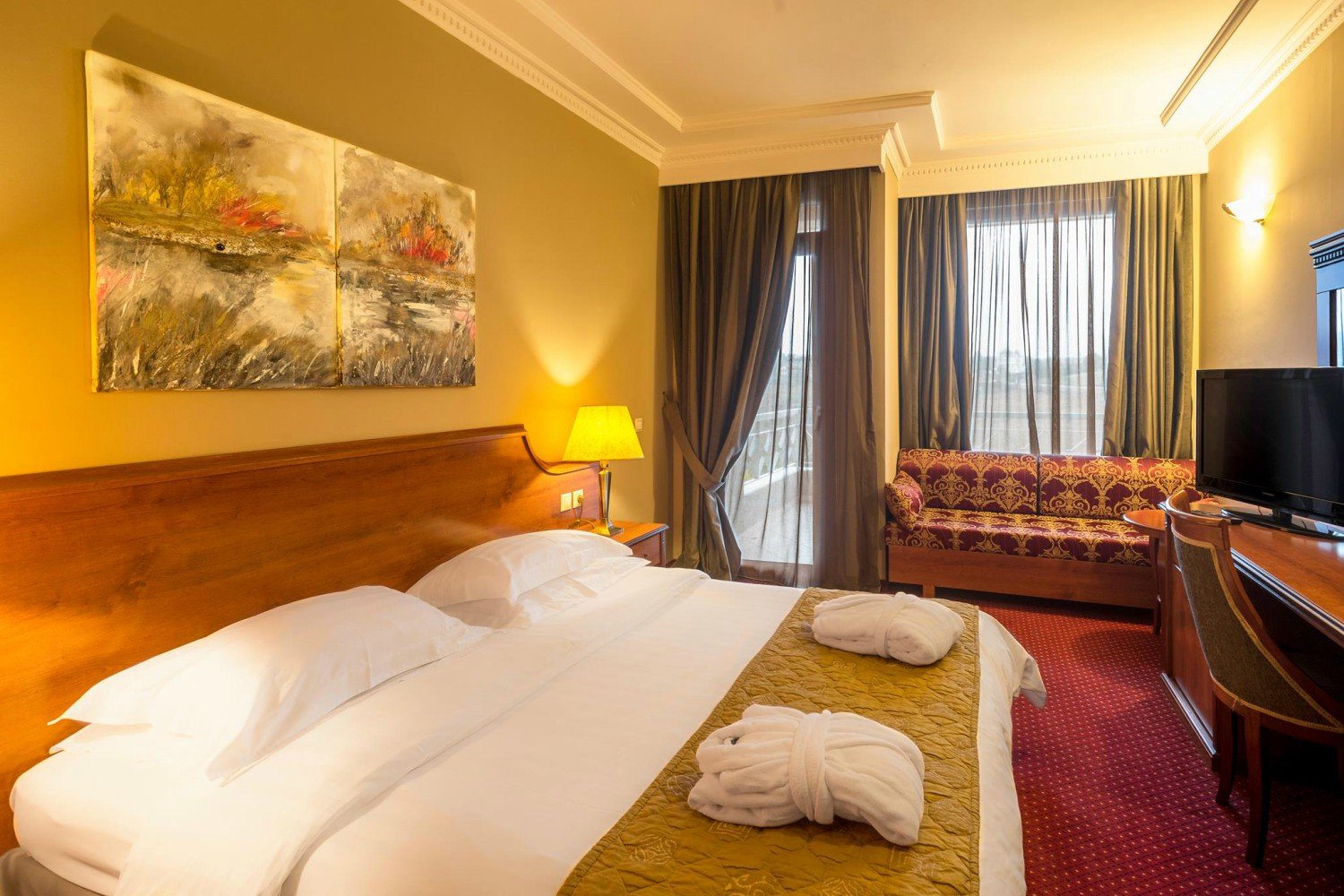 Hotel Royal std room.jpg