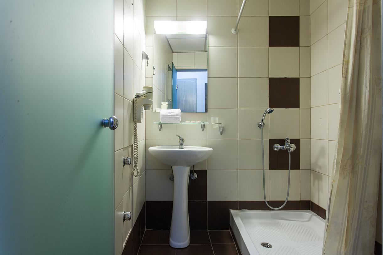 Hotel Rotonda kupatilo 1.jpg
