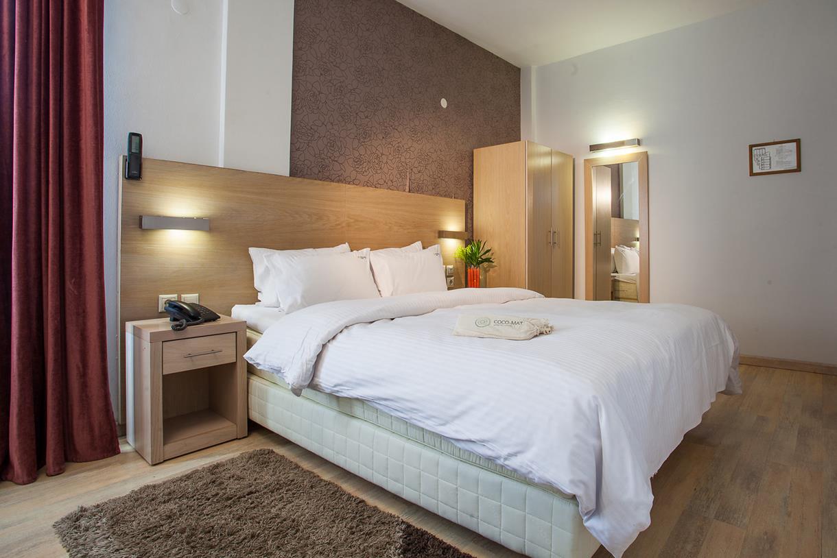Hotel Rotonda std soba.jpg