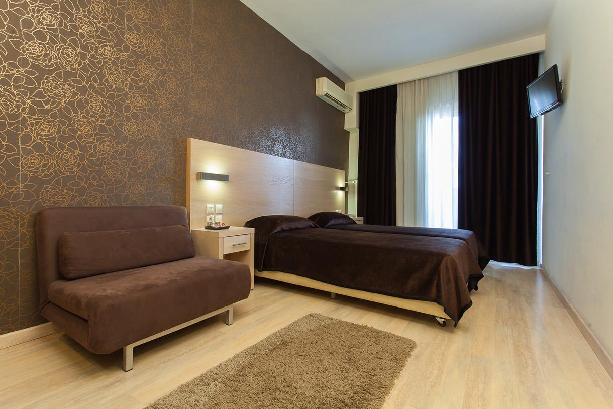 Hotel Rotonda triple soba 3.jpg