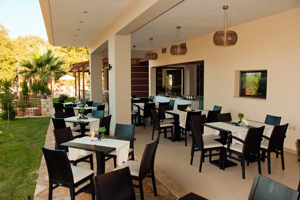 Riviera Perdika Hotel restoran 1.jpg
