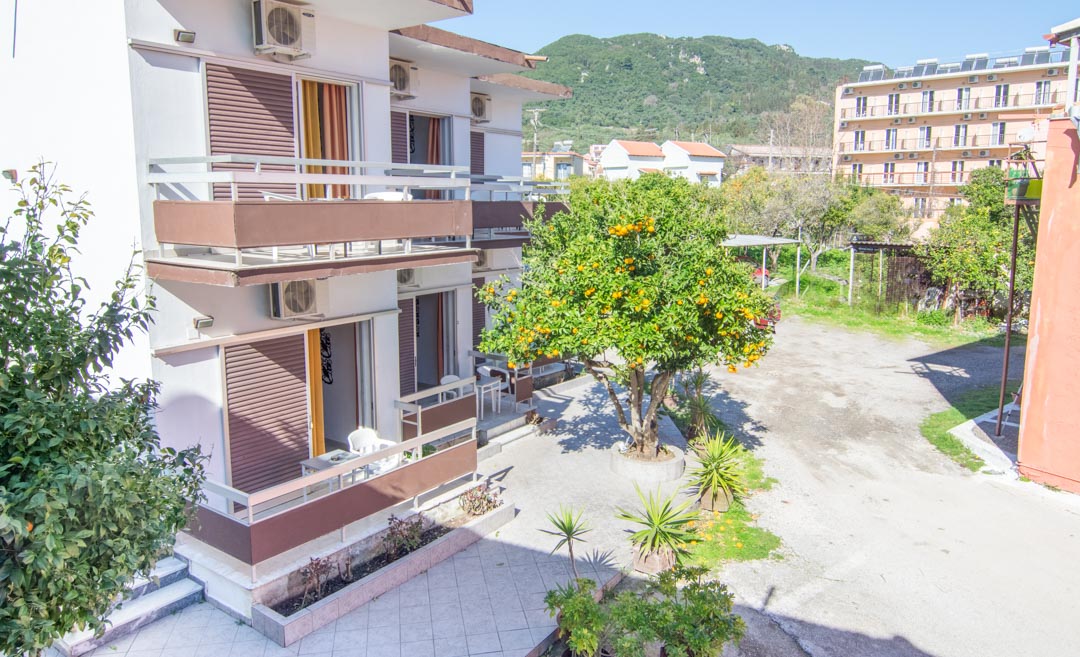 Hotel Riviera Benitses zgrada.jpg