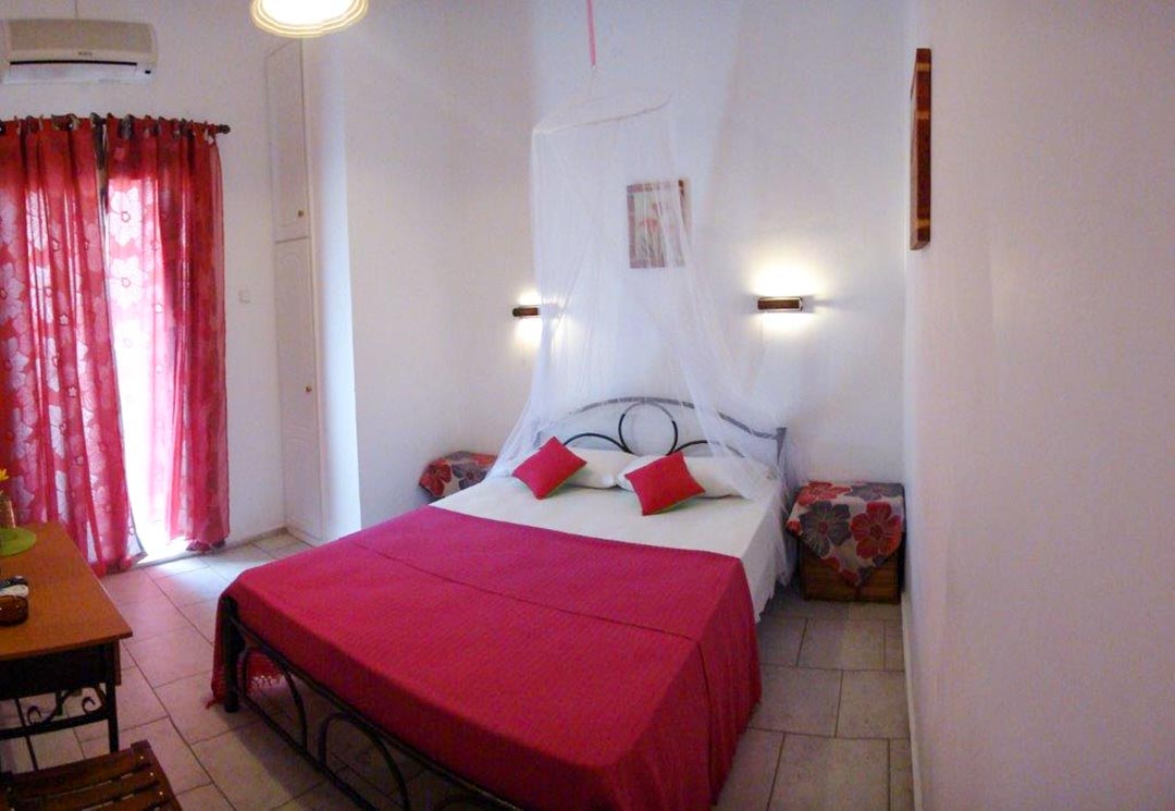 Hotel Riviera Beach Benitses soba.jpg