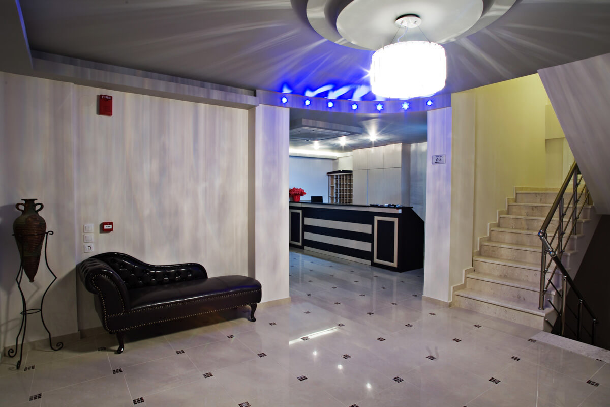 RG Status hotel recepcija 1.jpg