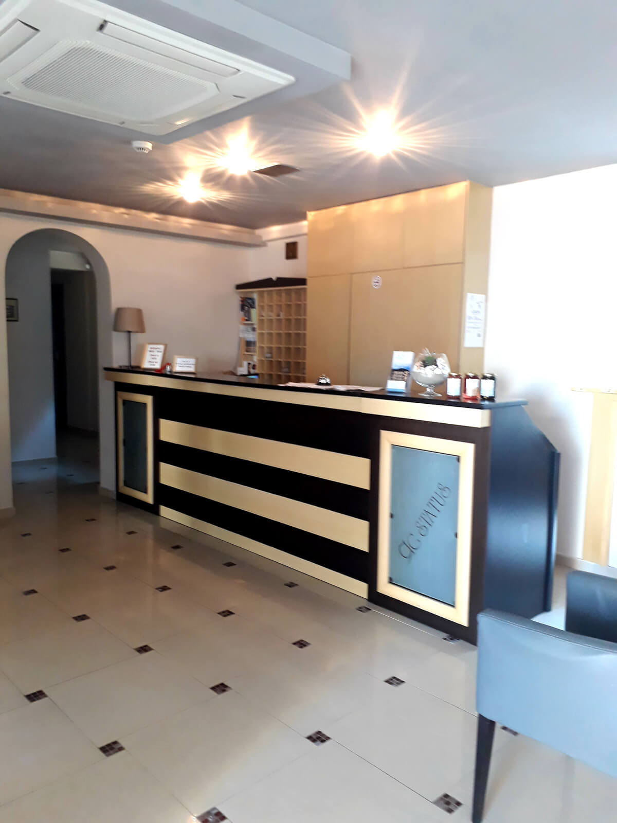 RG Status hotel recepcija.jpg
