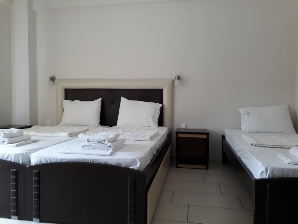RG Status hotel triple soba.jpg