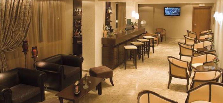 Hotel Regina Mare bar 1.jpg