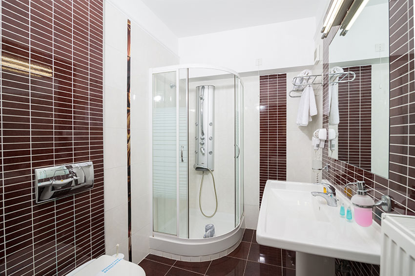 Hotel Regina Mare junior suite kupatilo.jpg